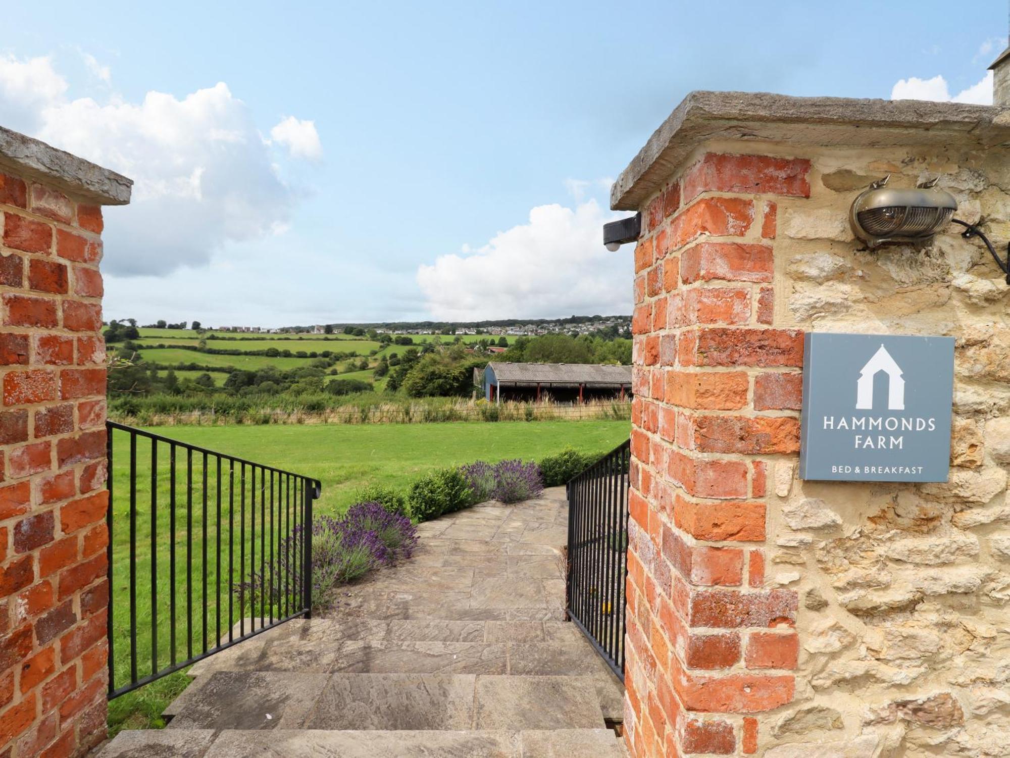 Hammonds Farmhouse สเตราด์ ภายนอก รูปภาพ